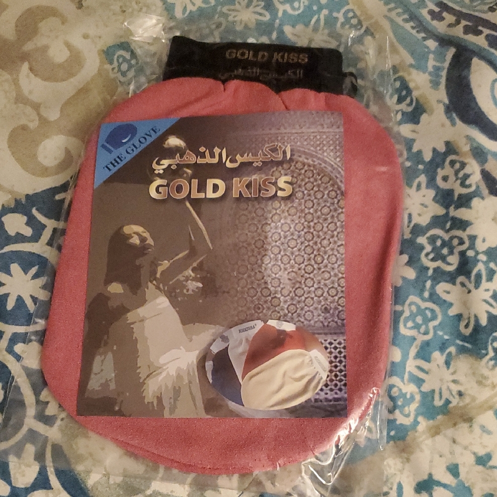 Gold Kiss Exfoliating Glove in Pink Anyone Can Use It.